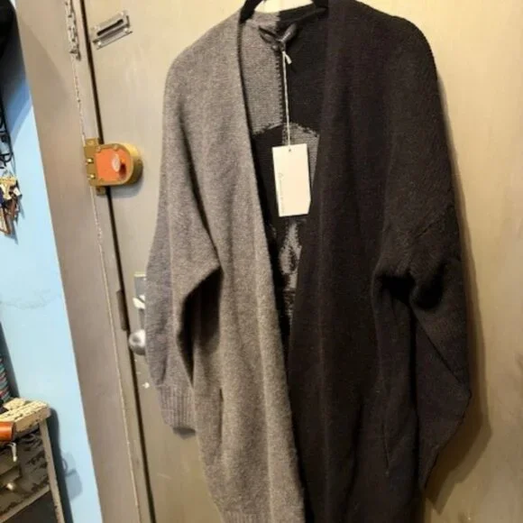 360 Cashmere Pyper Skull two-tone Cashmere Sweater Cardigan - Picture 11 of 16